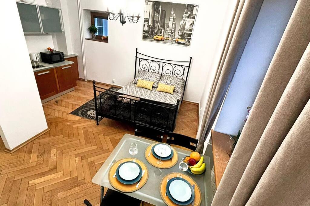 Marszalkowska 140 , Metro Swietokrzyska Varsovie Extérieur photo